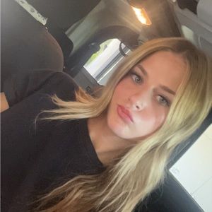 Meet your Posher, Chloe